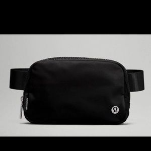 Lululemon Everywhere Belt Bag